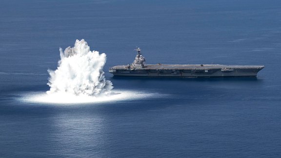 USS Gerald R. Ford ASV aviācijas bāzes kuģis 