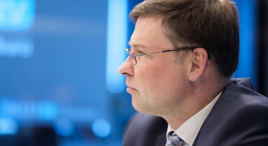 Sāpīgi, bet vajadzīgi lēmumi, Dombrovskis saka par ECB procentu likmju palielināšanu