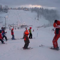 Par drošumu slēpošanas trasēs rūpēsies ar īpašām vadlīnijām