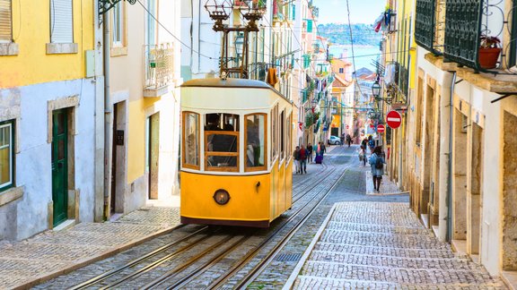 Lisbona, Portugāle, tramvajs, retro tramvajs, tūrisms