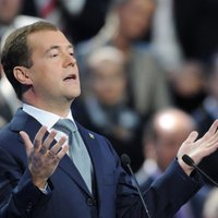 Медведев: Россия не может отказаться от мигрантов