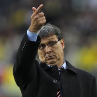 Мартино покинул пост главного тренера "Барселоны"