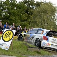 Dramatiskā Vācijas WRC rallija otrajā dienā vadību saglabā Latvala