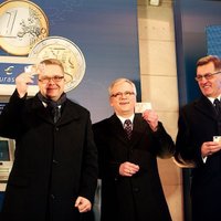 ФОТО: Литвa встретила Новый год с евро