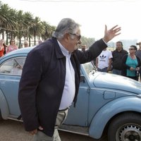 Urugvajas prezidents nepiekrīt par miljonu dolāru pārdot savu pieticīgo VW 'vabolīti'