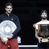 Gruzīnu tenisists Basilašvili pārsteidzoši uzvar del Potro un triumfē Pekinas ATP turnīrā