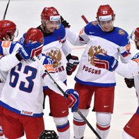 Krievijas hokejisti ne bez grūtībām pārspēj Kazahstānu