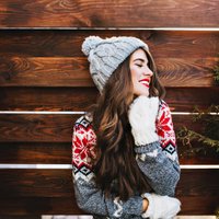 Amizantie Ziemassvētku džemperi – garderobes detaļa, kam svētku laikā dot iespēju