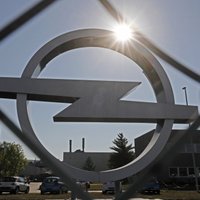 Saistībā ar 'dīzeļgeitas' skandālu Vācijas policija veic kratīšanu 'Opel' rūpnīcās