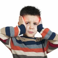 Ko darīt, ja bērns regulāri cieš no galvassāpēm?