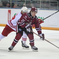 Rīgas 'Dinamo' jaunais aizsargs Balinskis: sākumā vairāk skatījāmies, kā spēlē 'Sibirj'