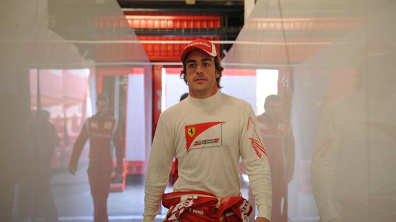 Alonso.tunelis.2011.Barcelona.2011_Ferrari