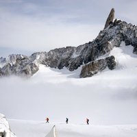 Alpīnists Monblānā atrod vērtīgus indiešu dārgakmeņus