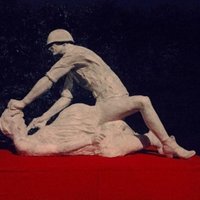 За скульптуру советского солдата-насильника будут судить
