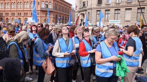 Pedagogu protesta akcija 2023. - 112