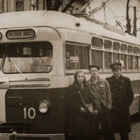 Pirmais trolejbuss padzen važoņus no Tērbatas ielas – trolejbusu satiksmes vēsture Rīgā