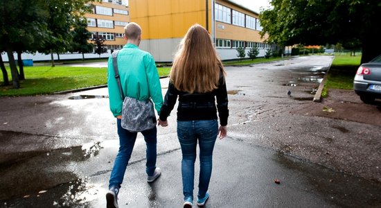 В столице можно было бы объединять средние школы нацменьшинств с латышскими, считает глава комитета Рижской думы