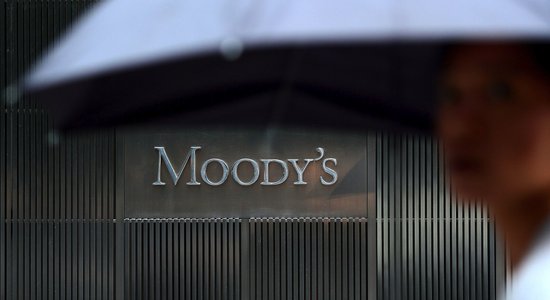 Агентство Moody's понизило кредитный рейтинг России