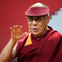 Dalailama: Putins ir pārlieku egocentrisks un grib 'atjaunot Berlīnes mūri'