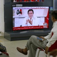 Kriketa zvaigzne Hans pasludina savas partijas uzvaru Pakistānas vēlēšanās