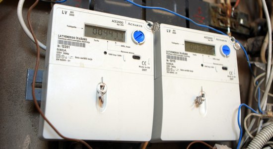 Jau otro mēnesi Latvijā elektroenerģijas cenu veido trīsciparu skaitlis