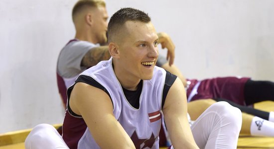 'Valmiera Glass'/'Vidzemes Augstskola' treneru korpusam pievienojas basketbolista karjeru noslēgušais Vecvagars
