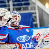 Video: Masaļskis iekļūst KHL nedēļas labāko 'seivu' topā