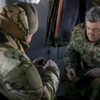 Порошенко пригласил на Украину военных экспертов ЕС