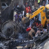 Karāči avarējusi 'Pakistan International Airlines' pasažieru lidmašīna