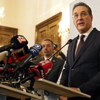 Austrijas vicekanclers Štrahe atkāpjas no amata
