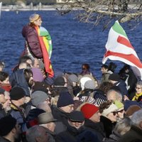 Itālijas valdošā partija brīdina par 'fašisma draudiem'