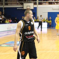 'Jūrmala'/'Fēnikss' pievienojas kādreizējais Latvijas izlases spēlētājs Jeromanovs