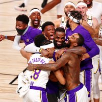 'Lakers' sestajā finālspēlē izcīna vēsturisku NBA čempionu titulu