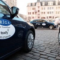 Taxify отменила решение поднять в 4-7 раз тарифы на такси в новогоднюю ночь