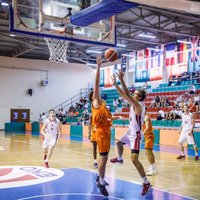 Latvijas U-18 basketbolisti no EČ augstākās divīzijas atvadās ar smagu zaudējumu un pēdējo vietu