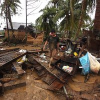 Taifūna upuru skaits Filipīnās pārsniedz 200
