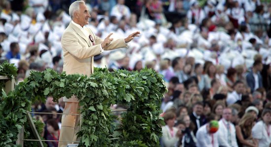 Ar vērienīgu koncertu 75. jubileju svinēs diriģents un pedagogs Jānis Erenštreits