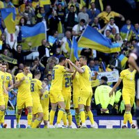 Ukrainas futbolisti ar emocionālu uzvaru turpina ceļu uz Pasaules kausa finālturnīru