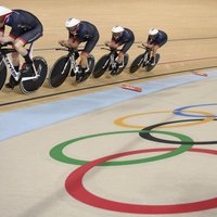 Lielbritānijas treka riteņbraucēji komandu iedzīšanā triumfē ar jaunu pasaules rekordu