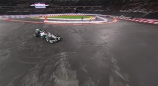 Video: Sebastjans Fetels triumfē 'Race of Champions'