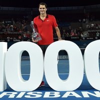 Federers triumfē Brisbenas ATP turnīrā un gūst 1000. uzvaru karjerā
