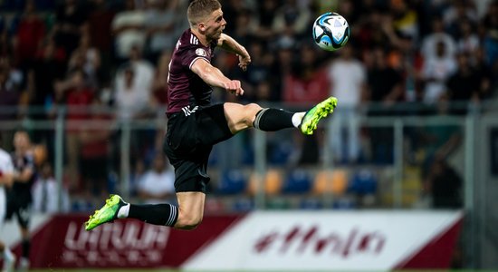 'Biju vieglā šokā' – Latvijas izlases uzbrucējs Gutkovskis meklē laimi Āzijas spēcīgākajā līgā