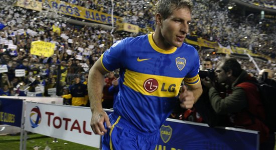 'Boca Juniors' uzbrucējam Martinam Palermo uzdāvina stadiona vārtus