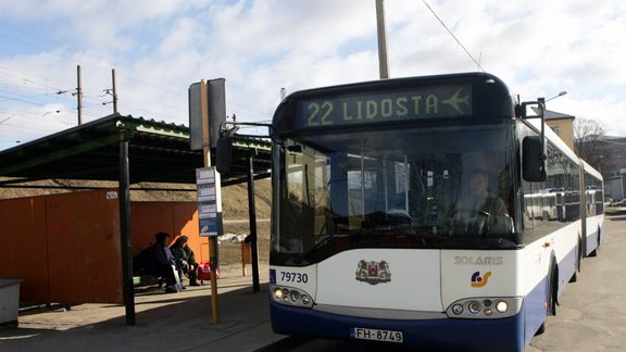 Autobuss galapunktā Abrenes ielā