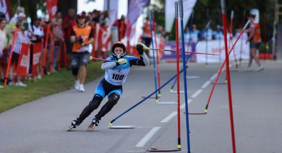 Latvijas sportisti savās mājās PK posmā skrituļslalomā ielaužas TOP 10