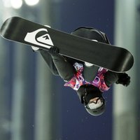 Šveicietis Podladtčikovs kļūst par olimpisko čempionu snovbordā rampā