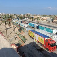 Второй конвой с гумпомощью прибыл в сектор Газа из Египта