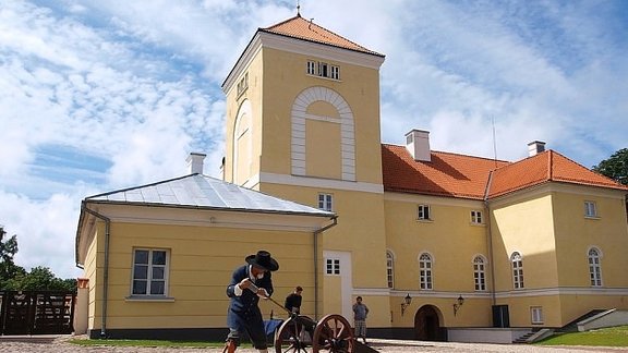 Livonijas ordeņa pils 2.stāva atklāšana . - 2