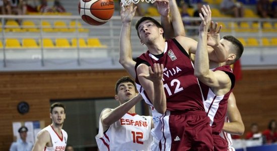 Latvijas U-20 basketbolisti piedzīvo sagrāvi EČ astotdaļfinālā