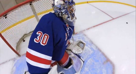 Video: Kā treniņā ripas tver 'Rangers' vārtsargs Lundkvists